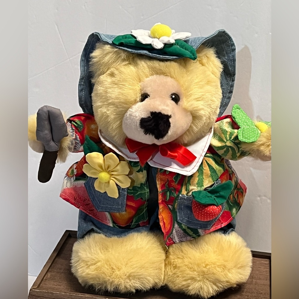 Joelson Gardener Bear 12”